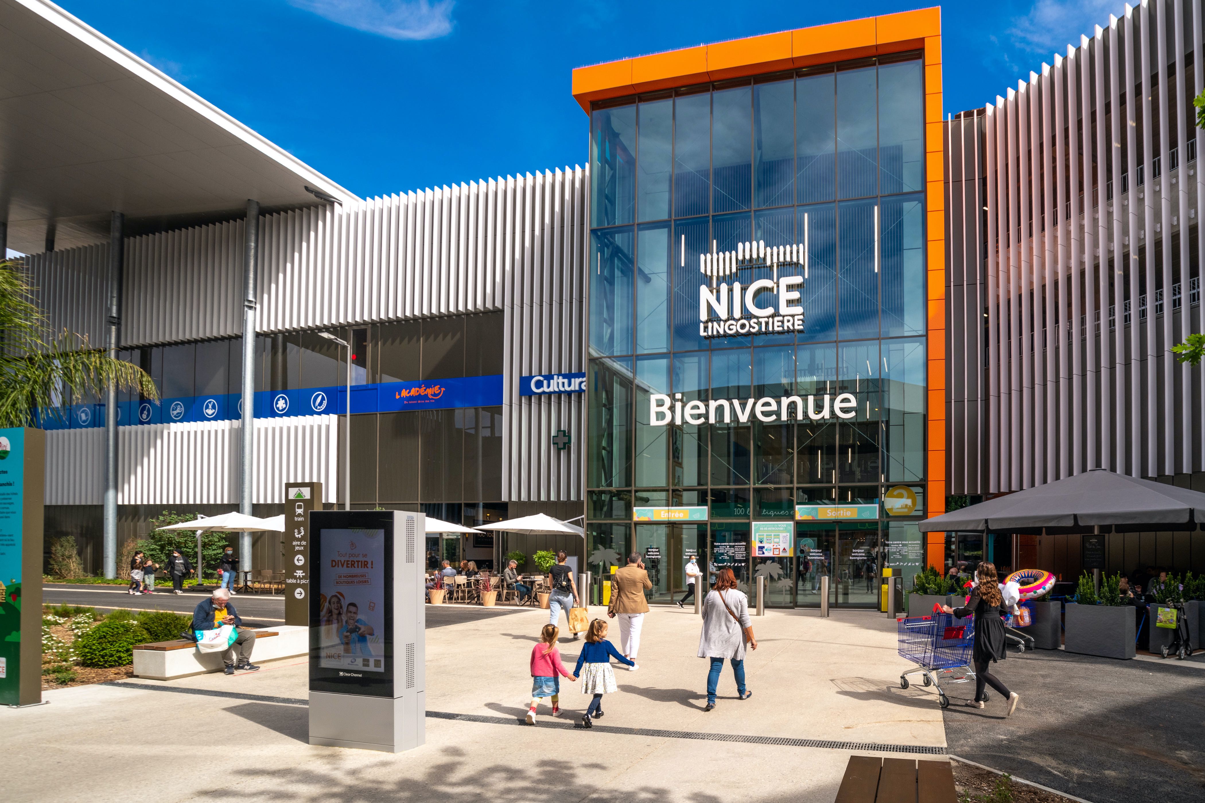CARMILA : DES CENTRES COMMERCIAUX RSOLUMENT COMMERANTS - UnEmplacement.com