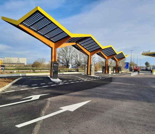 Fastned ambitionne de couvrir le territoire français avec ses stations de recharge rapide pour véhicule électrique